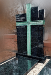 Памятник на захоронение в Севастополе из стекла Памятники на могилу изготовление в Севастополе Симферополе Крыму | установка благоустройство | цена заказать купить недорого | гранитные мраморные гранит мрамор | фото фотокерамика гравировка | мастерская | оградка вазон цоколь лавочка столик лампадка | мемориал мемориальный комплекс мемориальная доска | мусульманские православные крест | стандартные индивидуальные заказ.